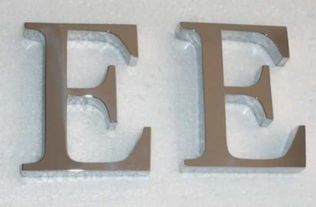 深圳富樂廣告 專業水晶字制作，打造高清視覺盛宴